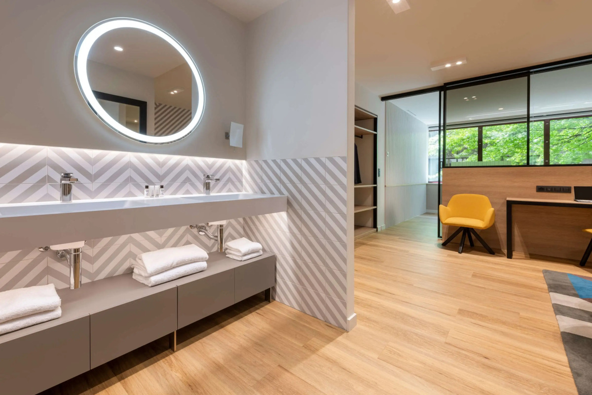 Suites Plaza Hotel & Wellness