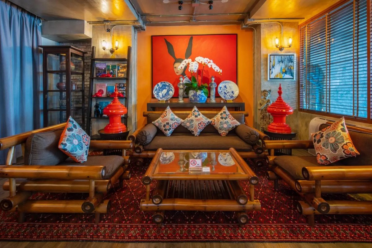 Chala Number 2 Art and Gallery House