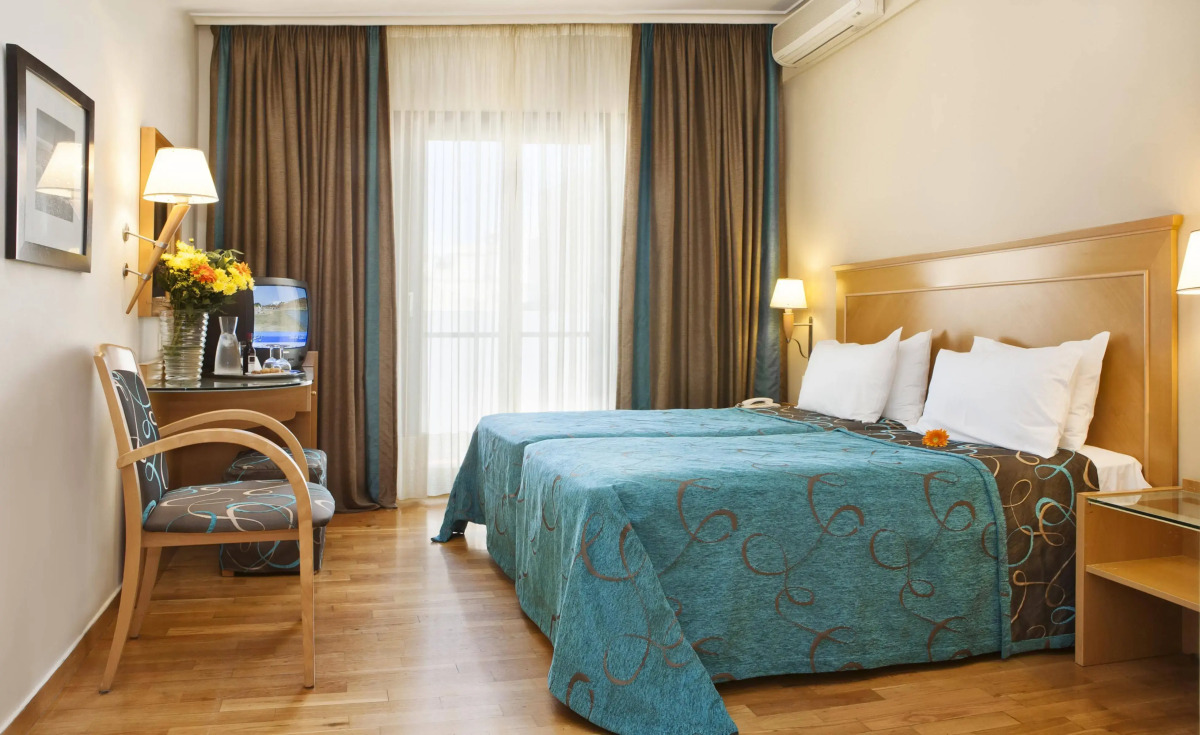Plaka Hotel