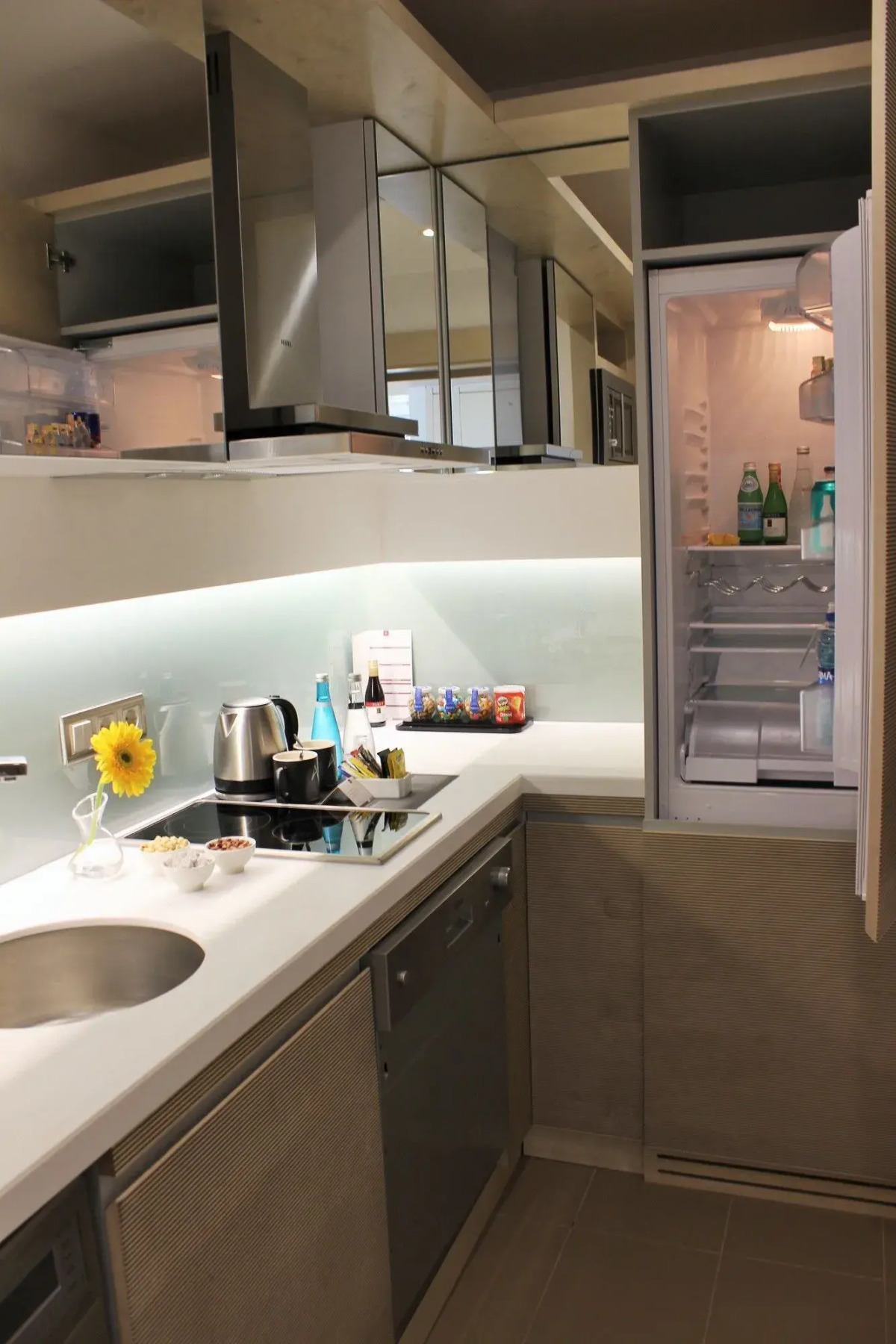 Tango Arjaan by Rotana Hotel