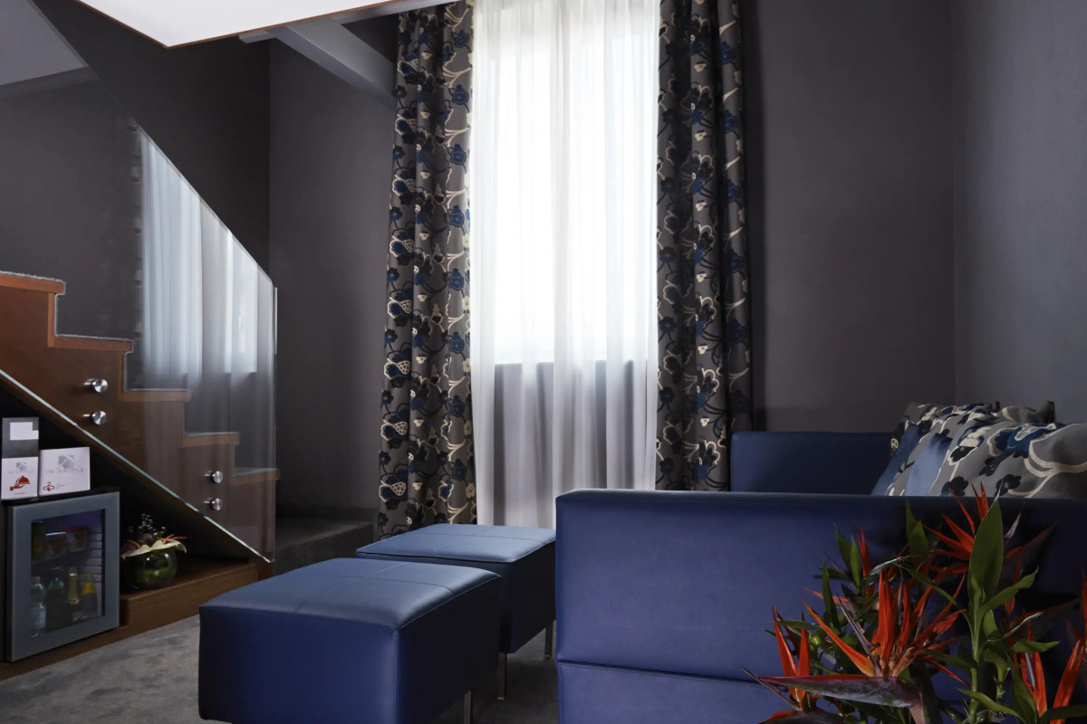 Отель The Building