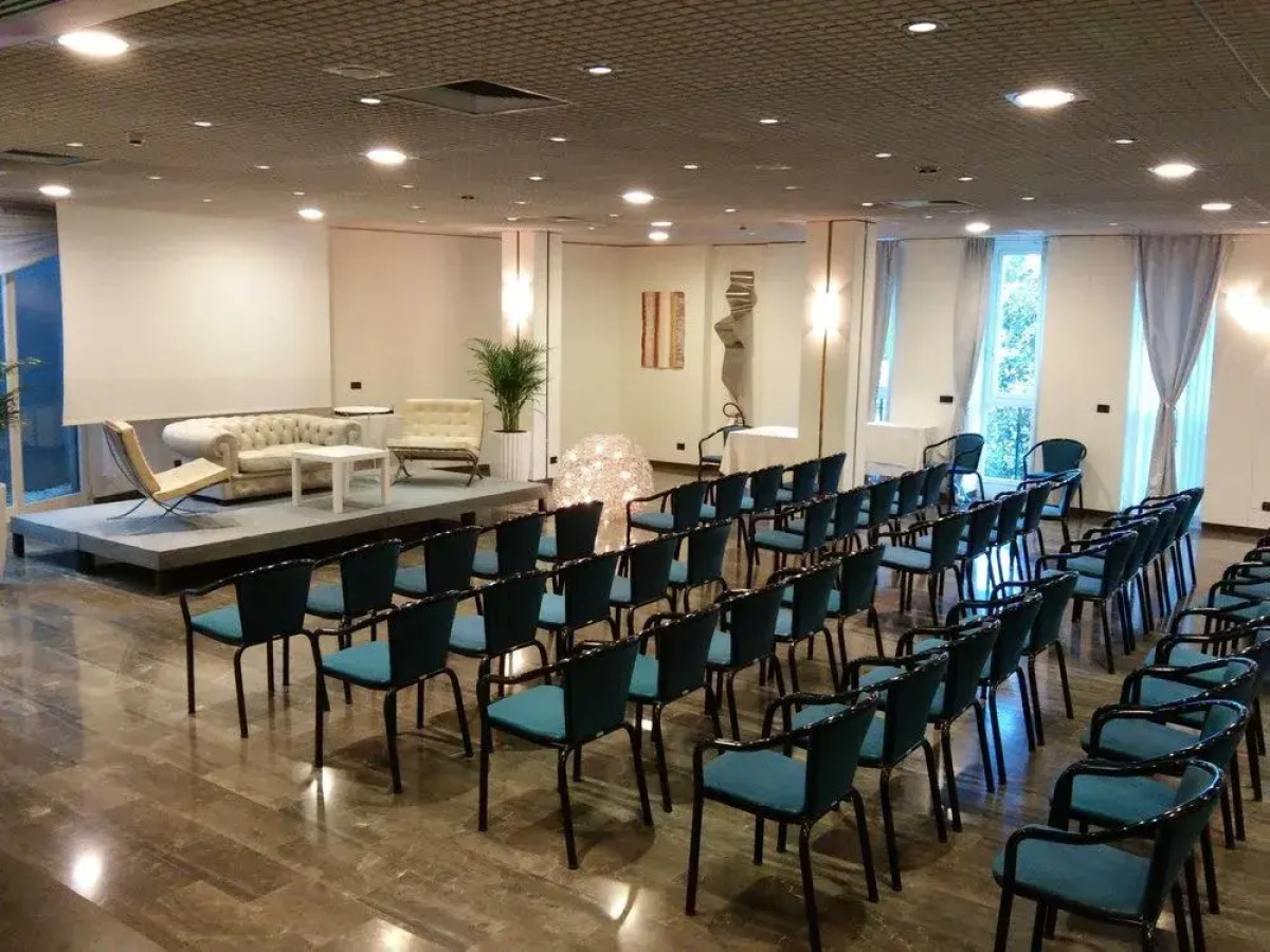 Отель B&B HOTEL Fabriano Janus