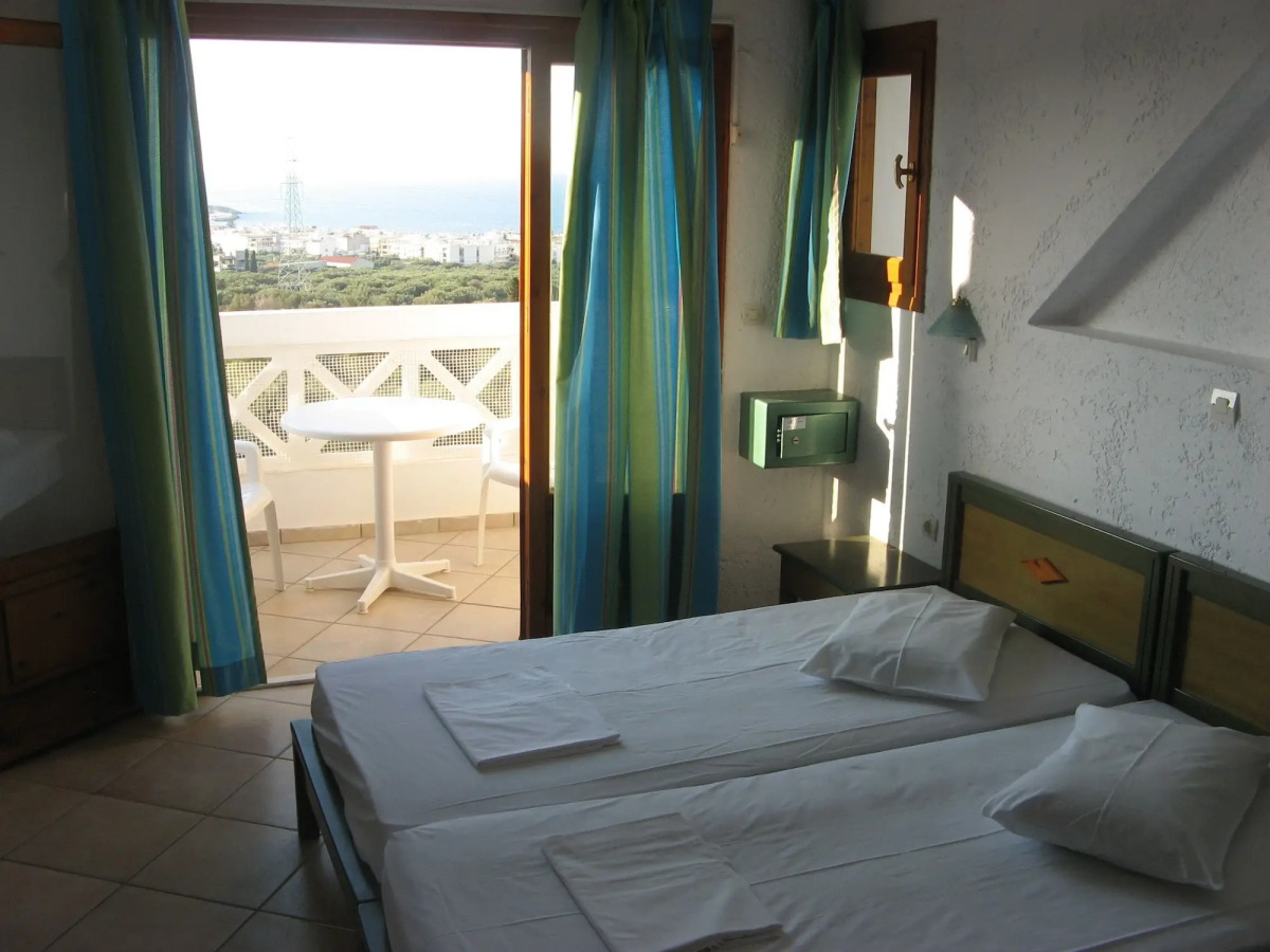 Romantica Hotel Apartments