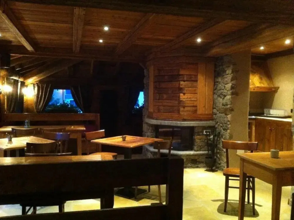 Les Trompeurs Chez Odette