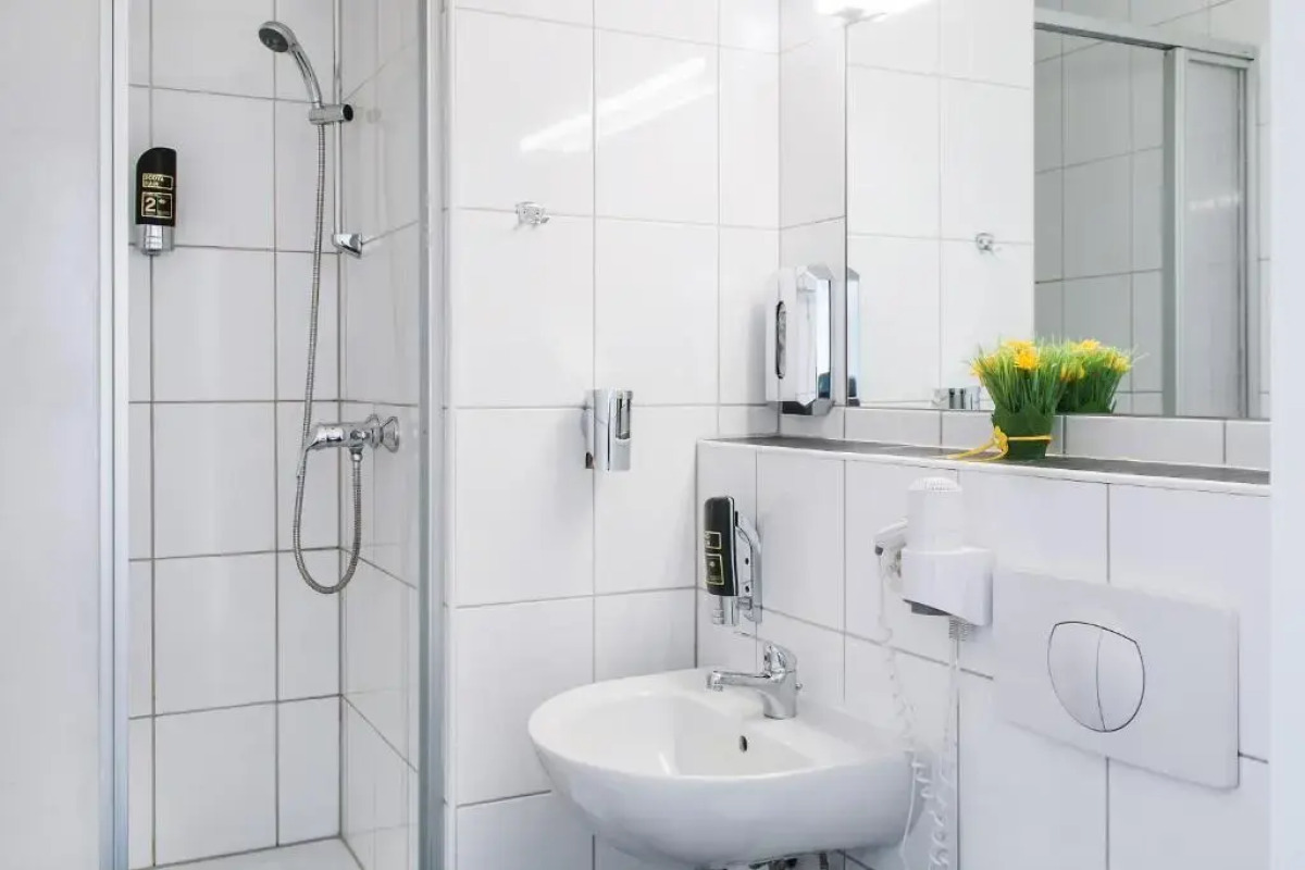 Mikon Eastgate Hotel