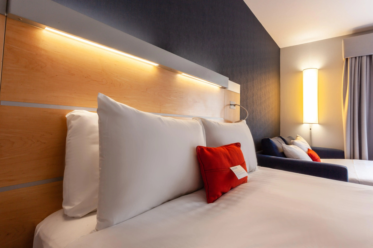 Holiday Inn Express Edinburgh Royal Mile by IHG
