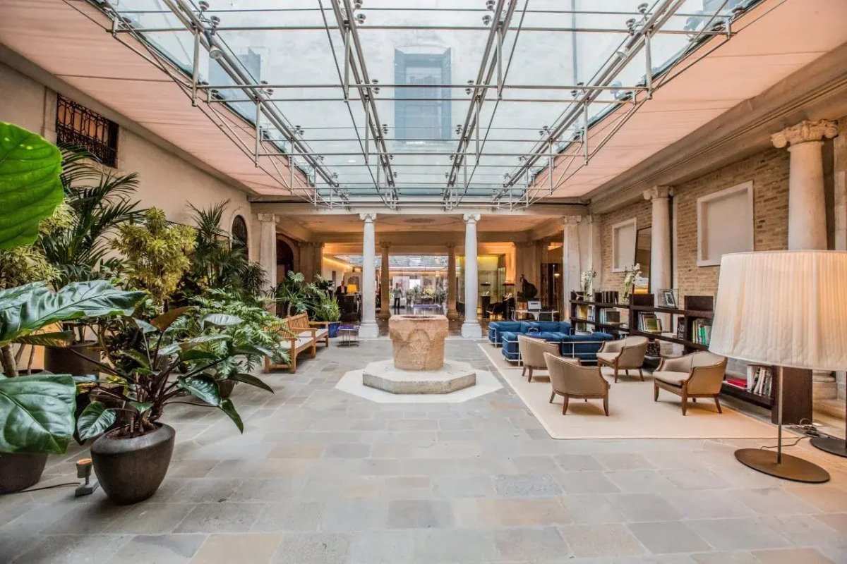 Отель Monaco & Grand Canal