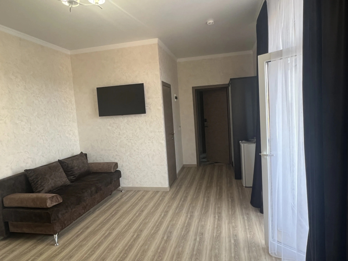 Адонис (Дивноморское)