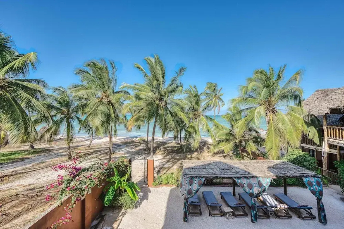 Shanuo Beach Bungalows