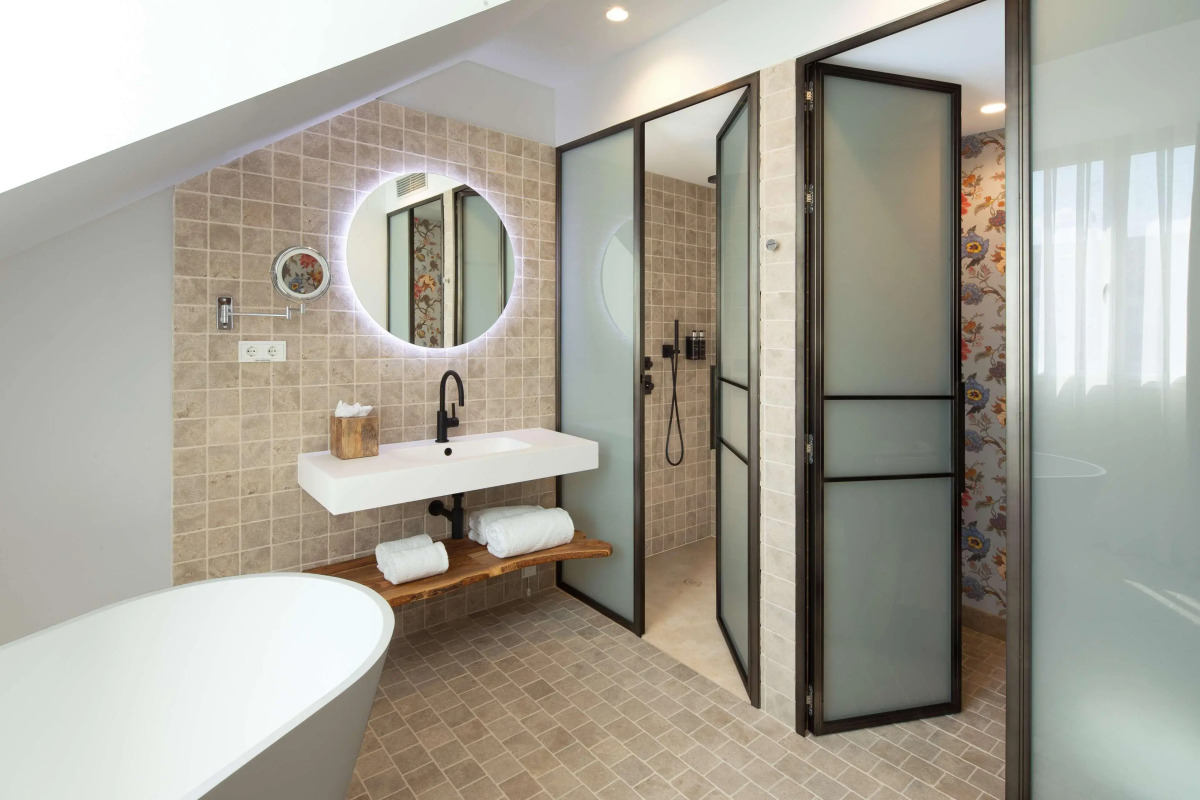 Atocha Hotel Madrid, Tapestry Collection by Hilton