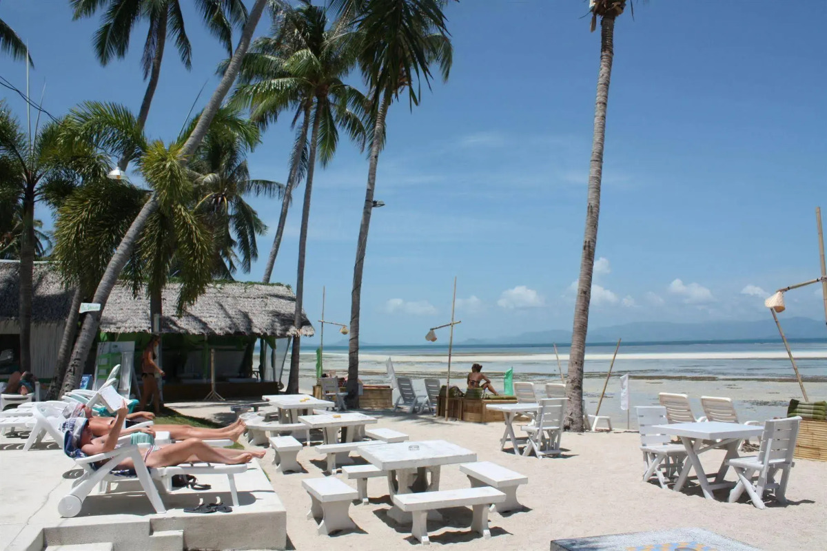 Lime & Soda Beachfront Resort