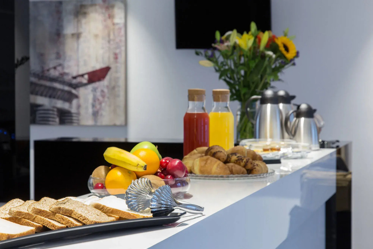 Отель Studio Inn Centrale & Milano Urban Padel