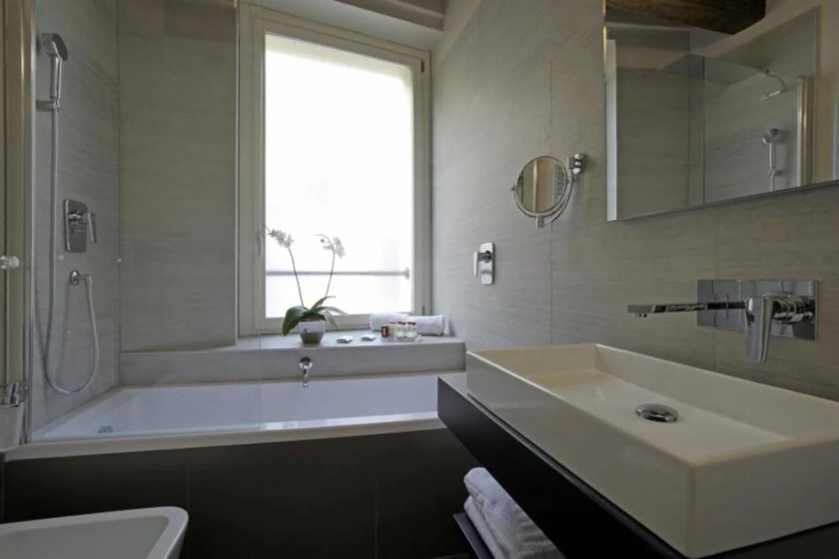 Trevi Palace Luxury Inn