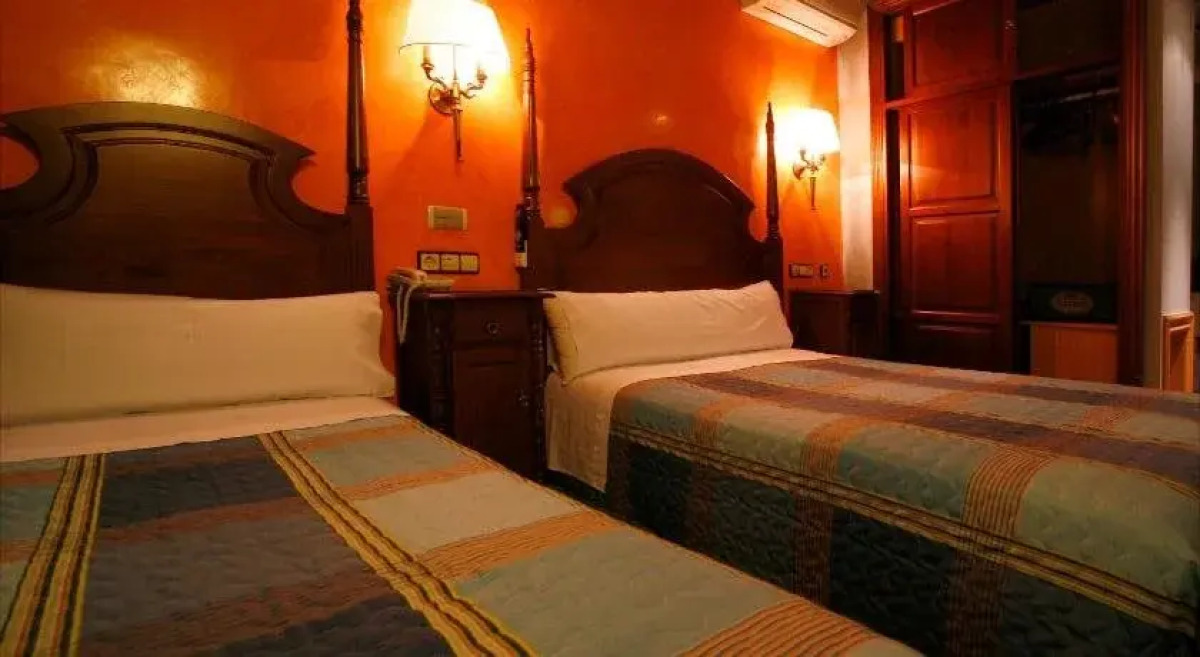 Hostales Victoria I Y II