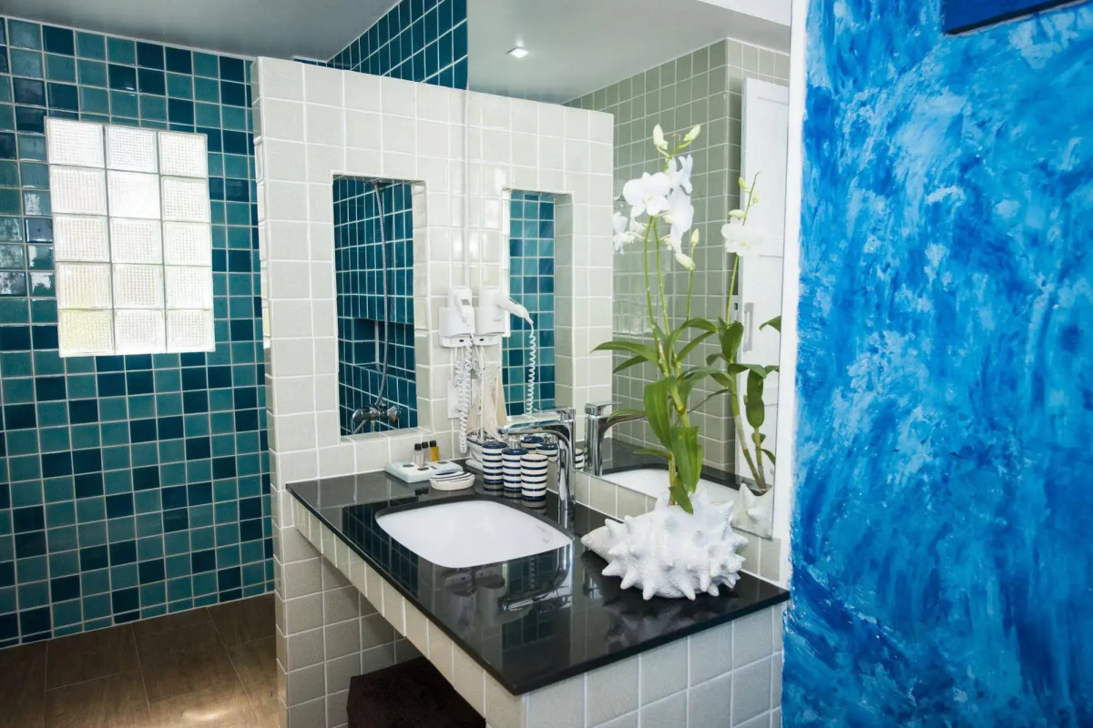 The White Knot Koh Chang