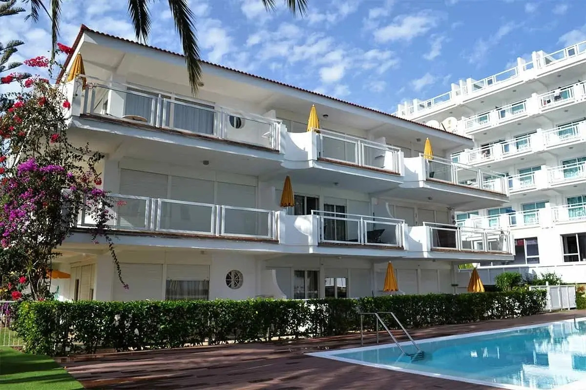 Apartamentos Montemayor