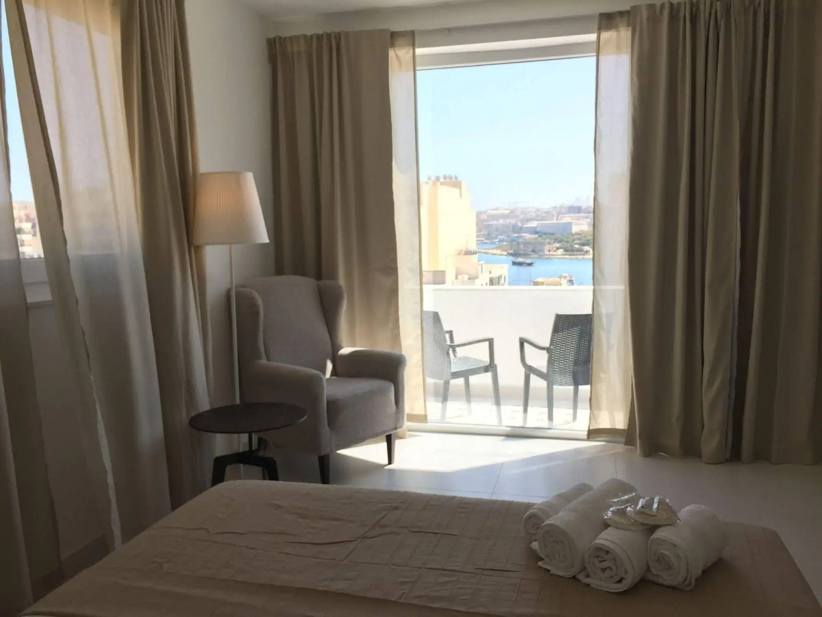 Two Pillows Boutique Hostel