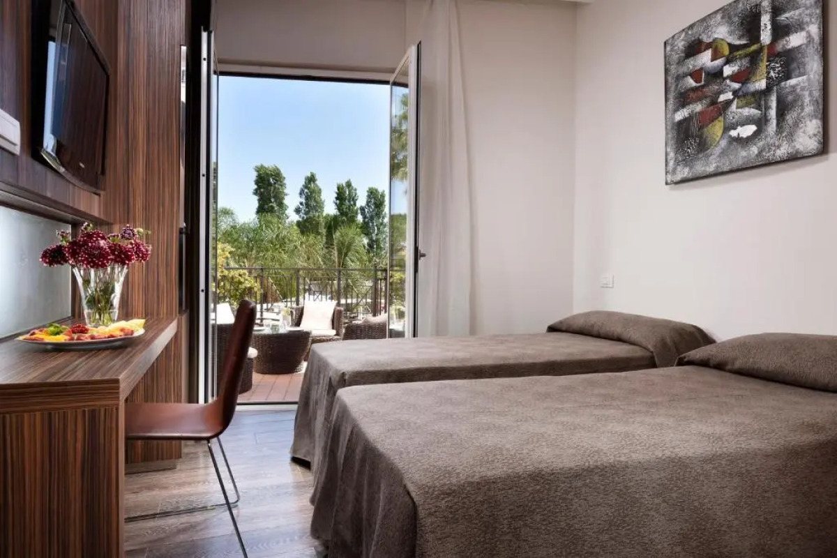 Isola Sacra Rome Airport