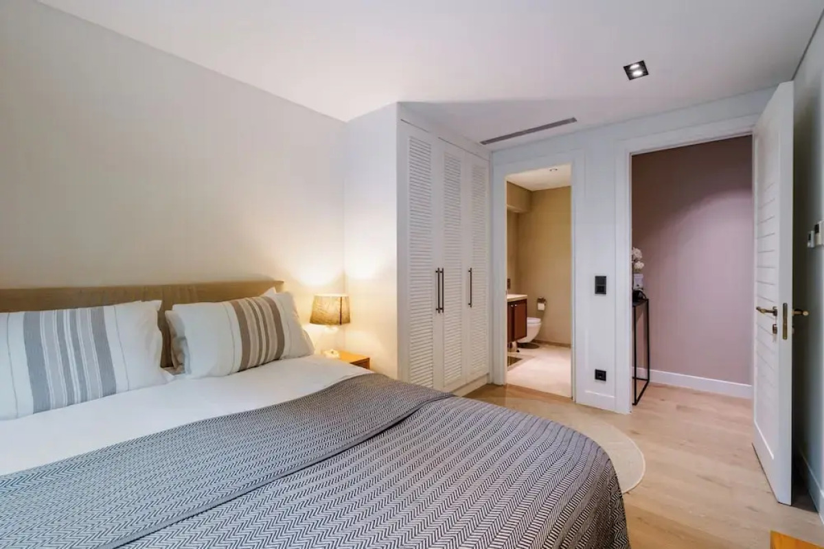 3-Bedroom Beachfront Villa with Hotel Amenities