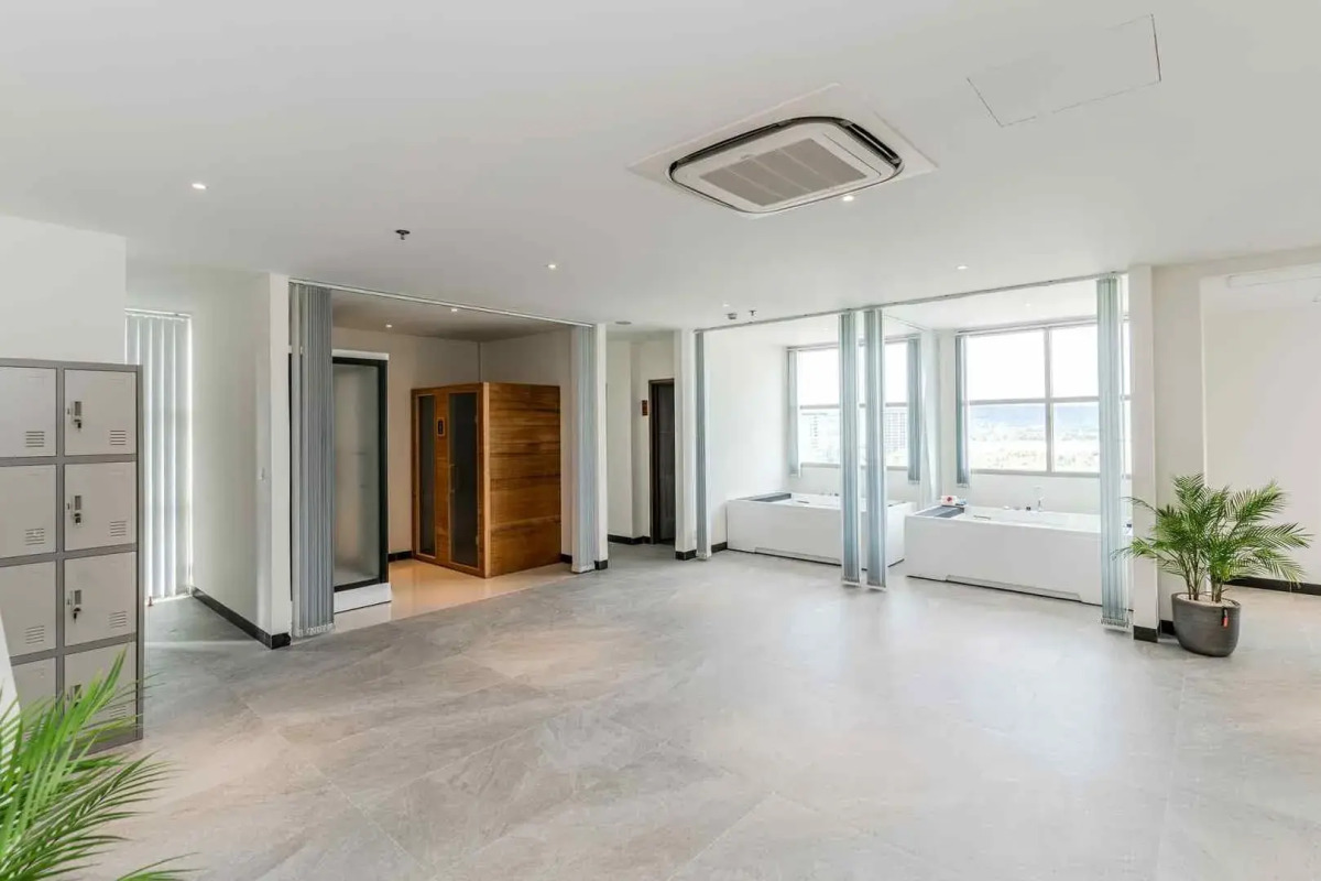 Sea Breeze Hotel & Villa