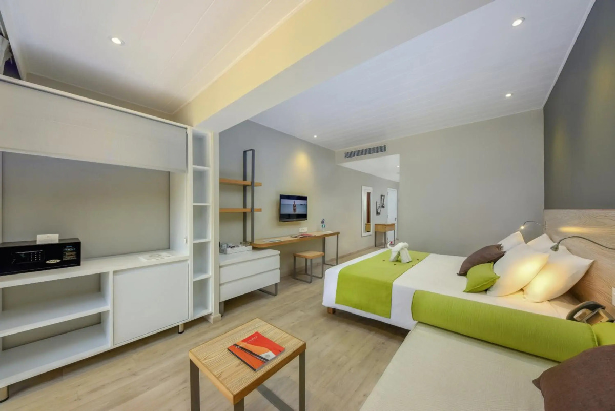 Mauricia Beachcomber Resort & Spa