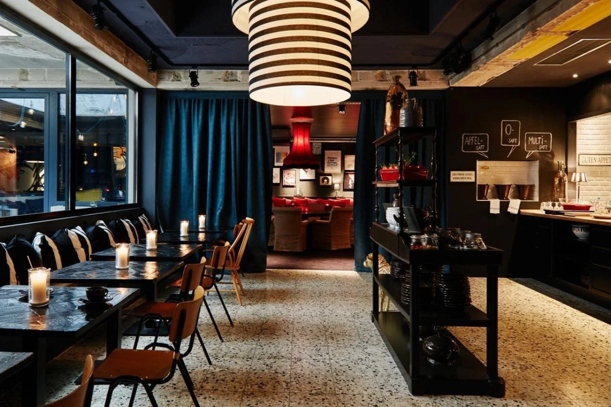 hotel friends Dusseldorf Downtown