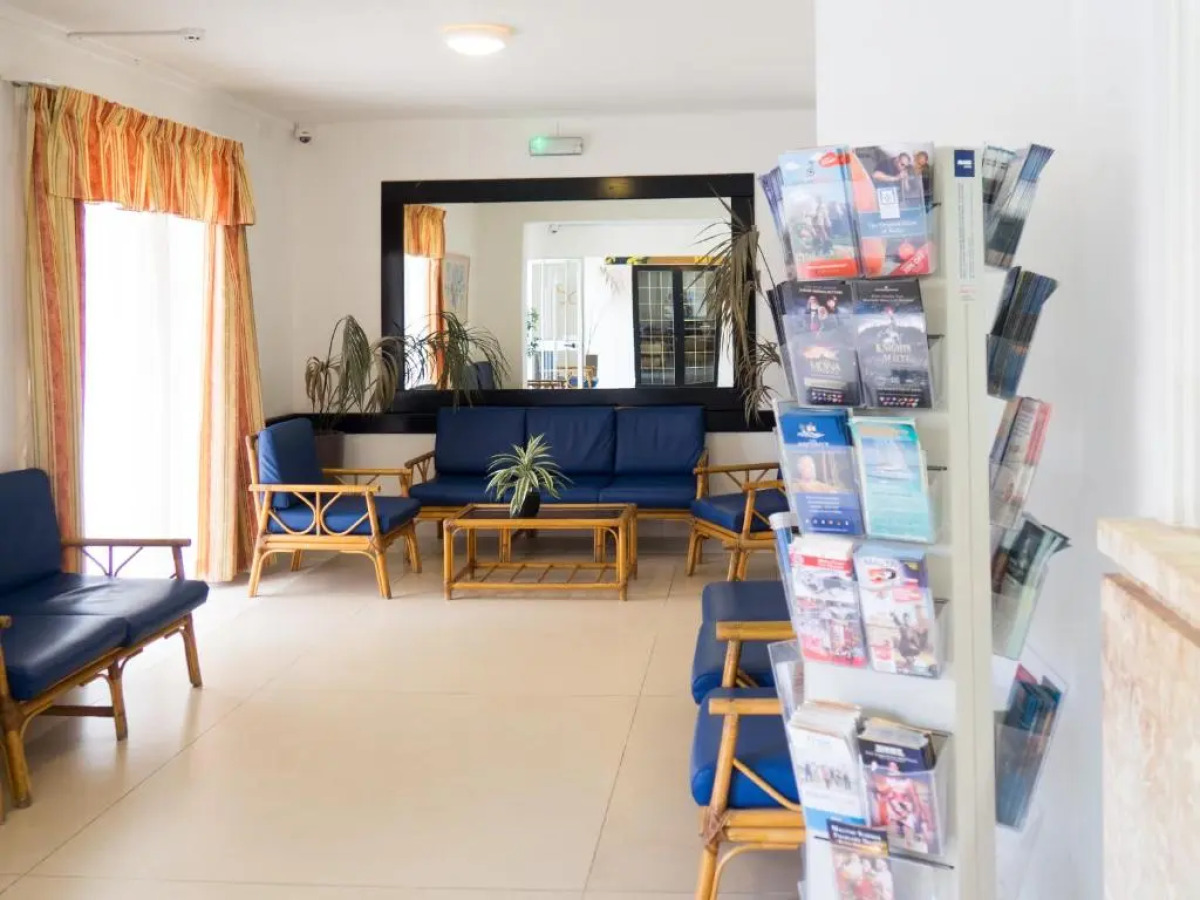 Mavina Hotel & Apartments