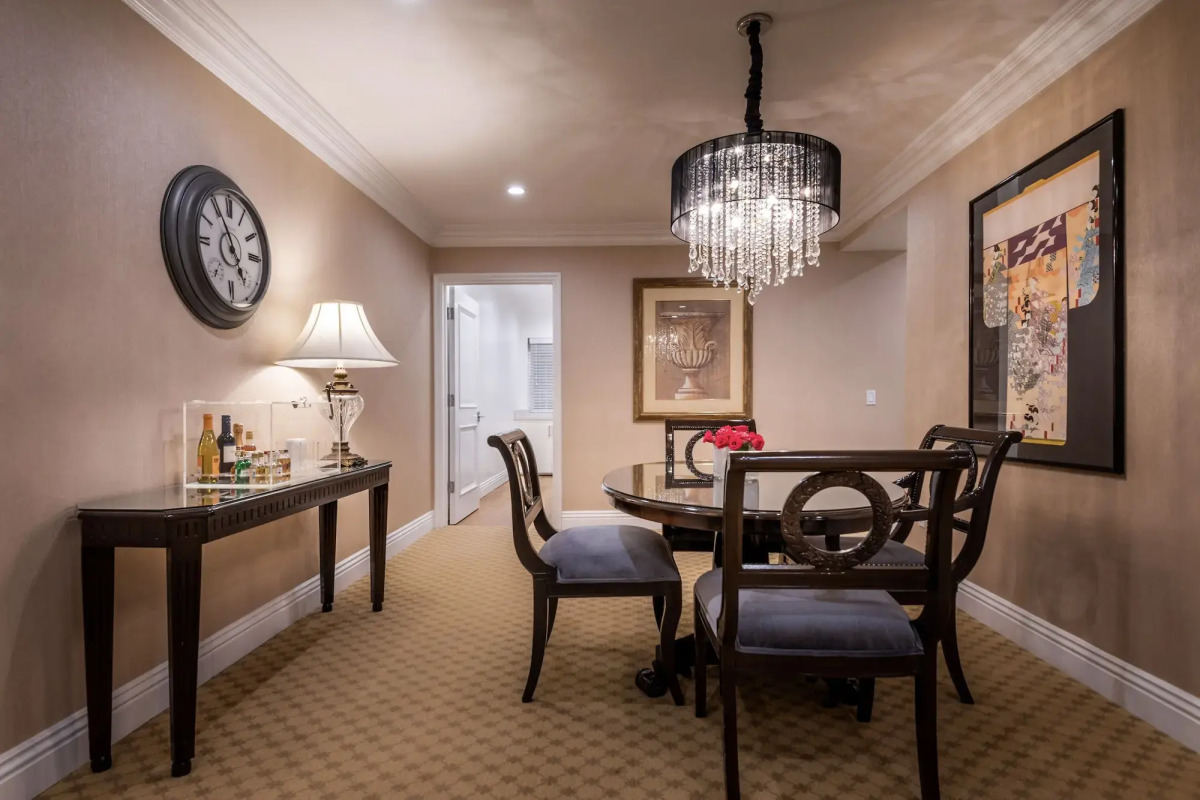 Beverly Hills Plaza Hotel & Spa