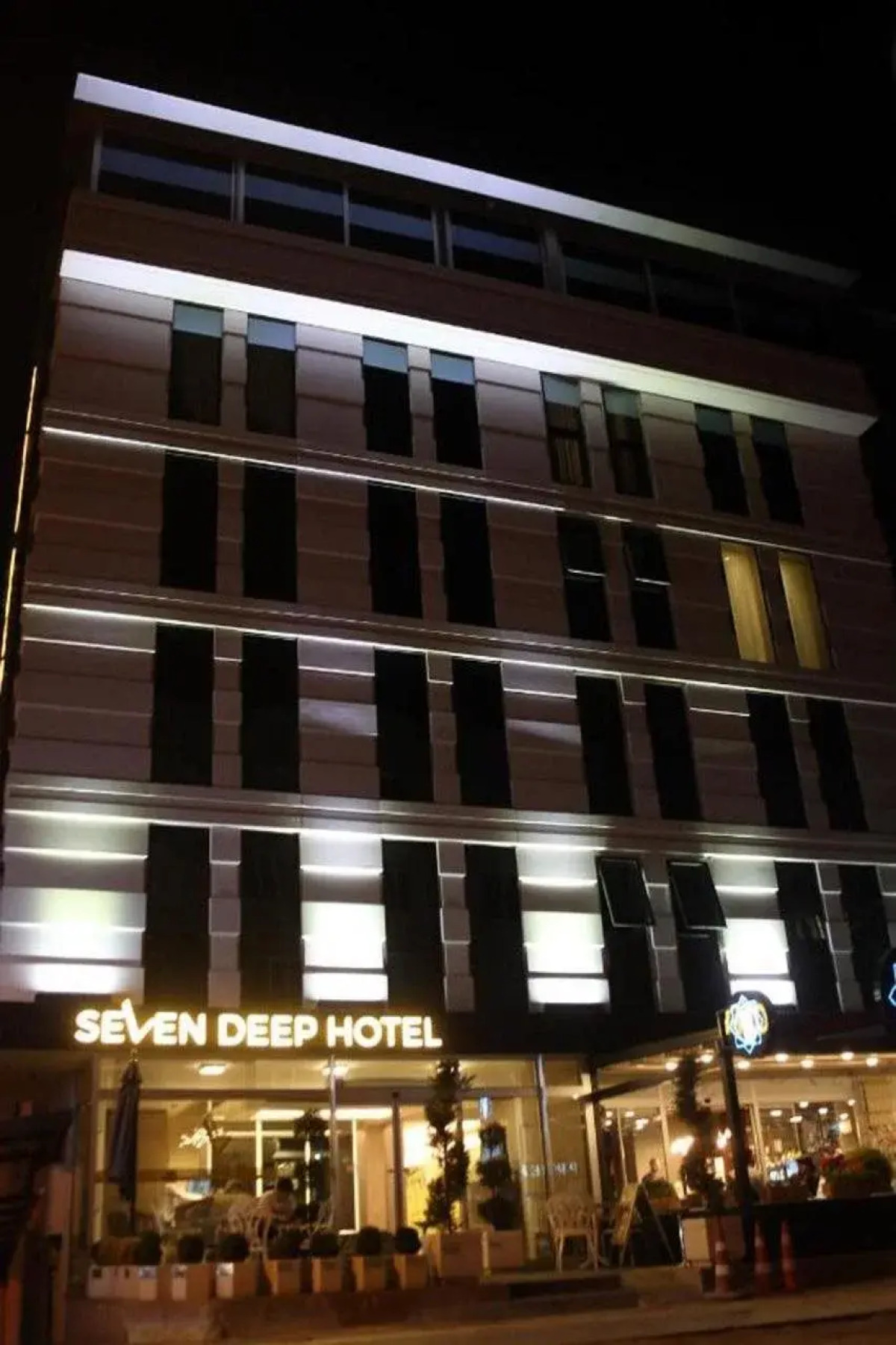 Seven Deep Hotel
