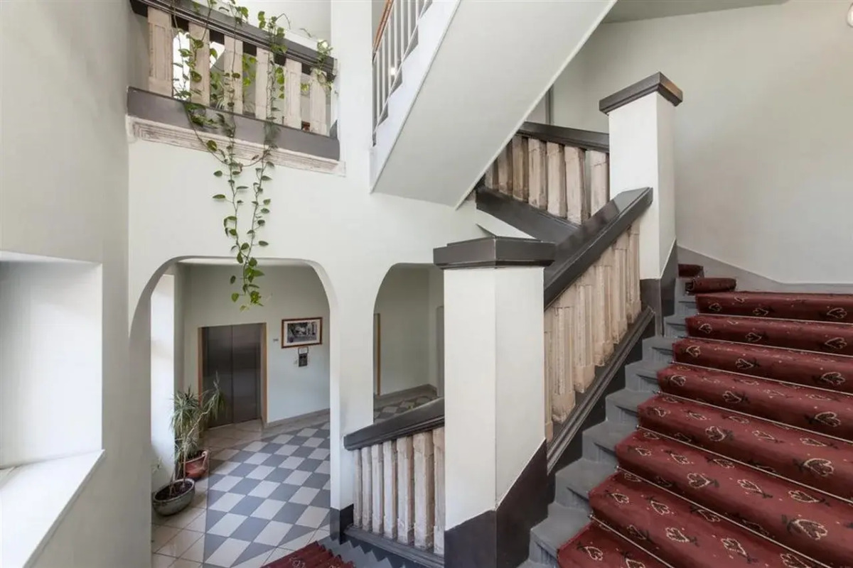 Отель East City