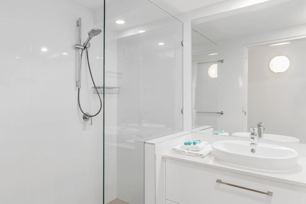 84 The Spit Holiday Apartments