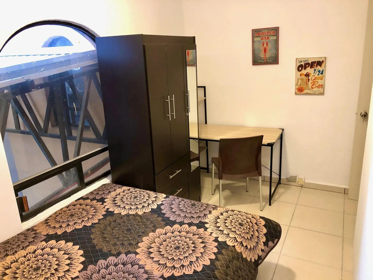 Roomies Hostel Centro Medico