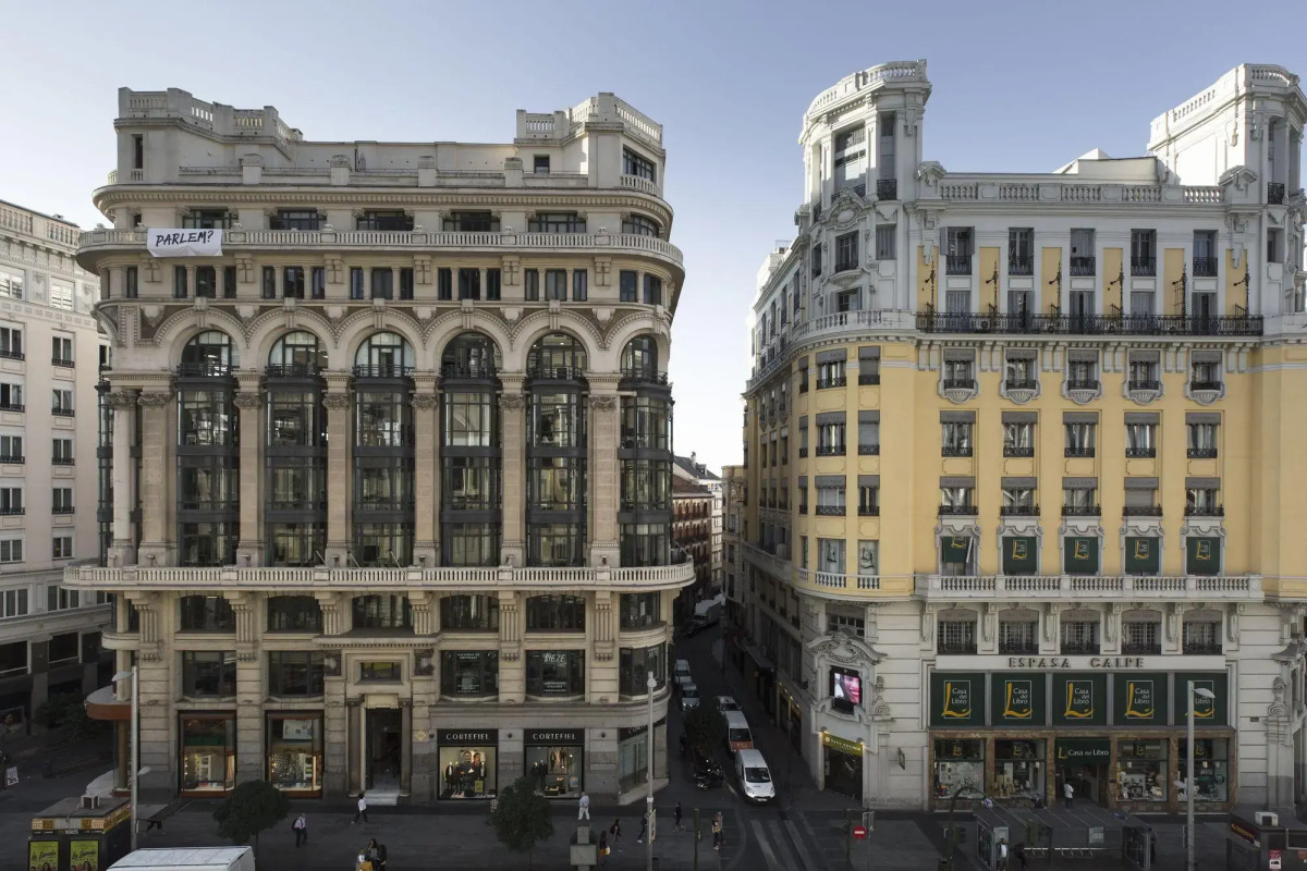 Отель Petit Palace Triball