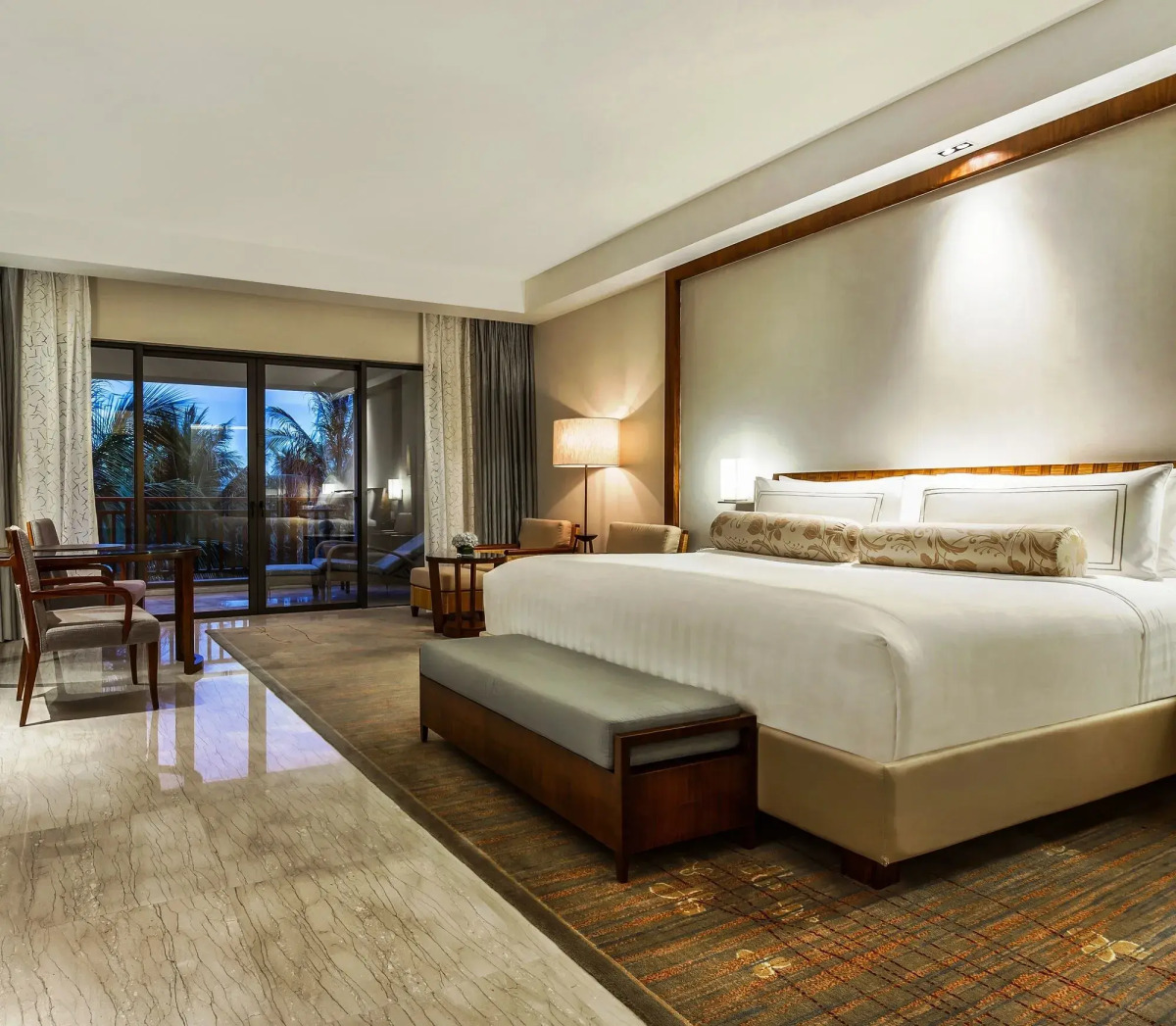 Отель The Ritz-Carlton Sanya Yalong Bay