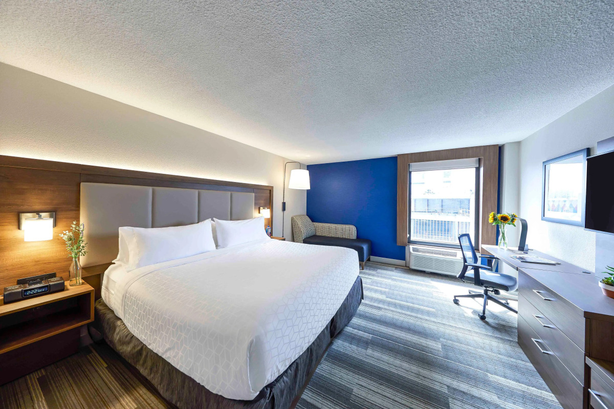 Holiday Inn Express Nashville Downtown - Broadway by IHG
