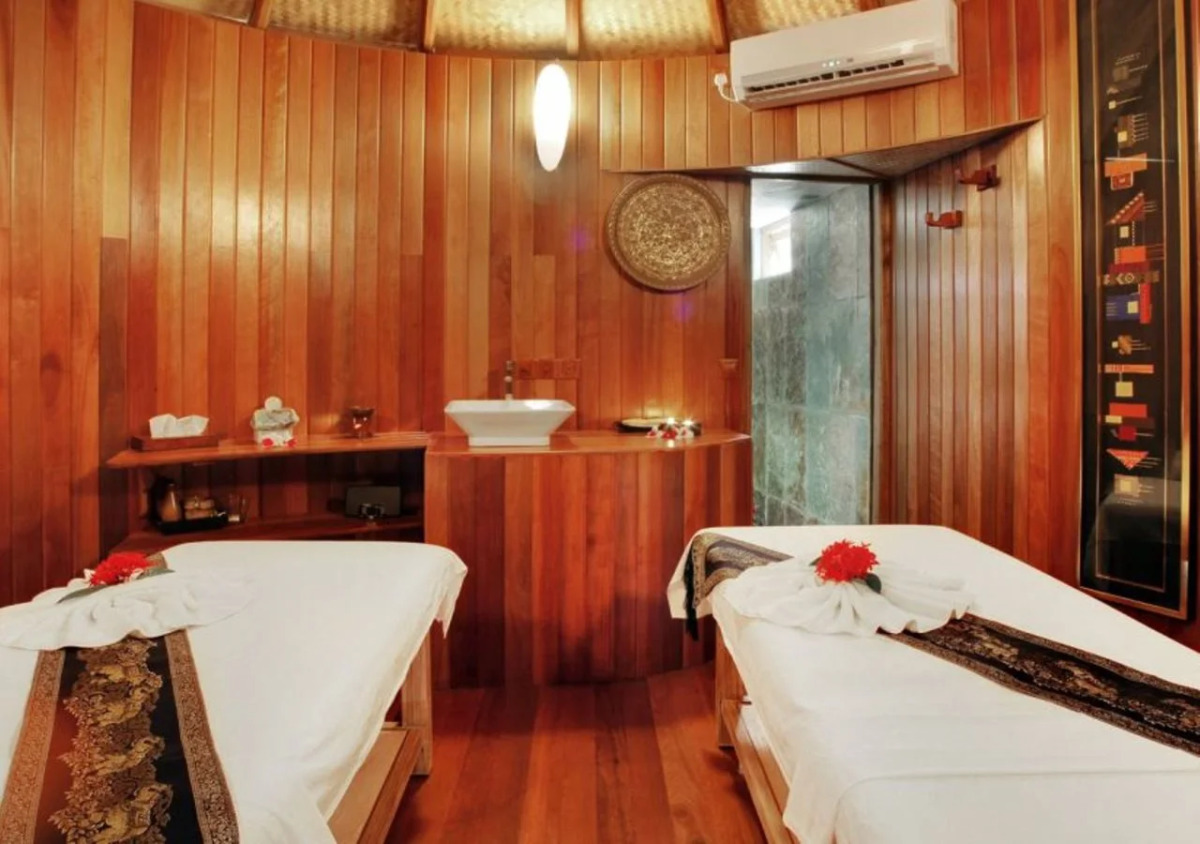 Nika Island Resort & Spa