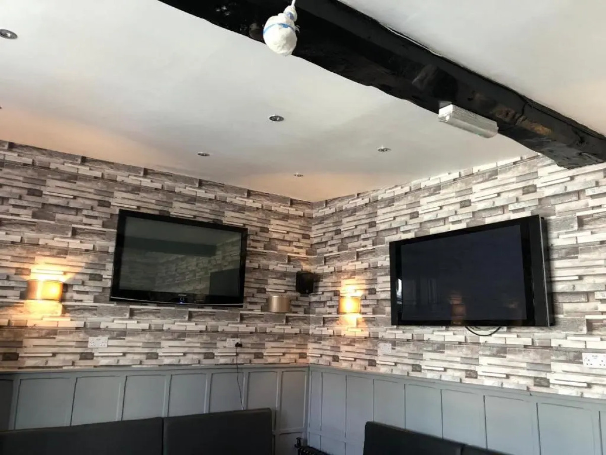 The Old Black Horse - Inn