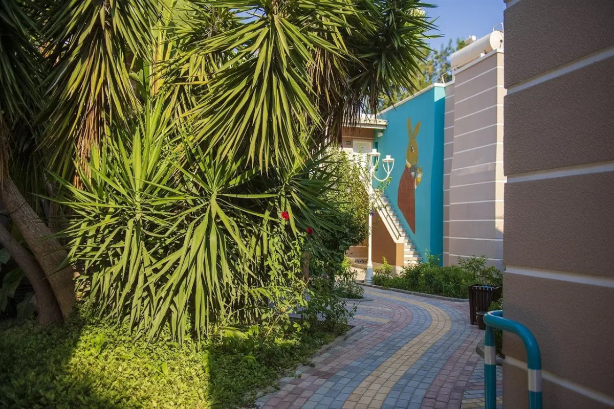 Quattro Beach Spa & Resort Hotel