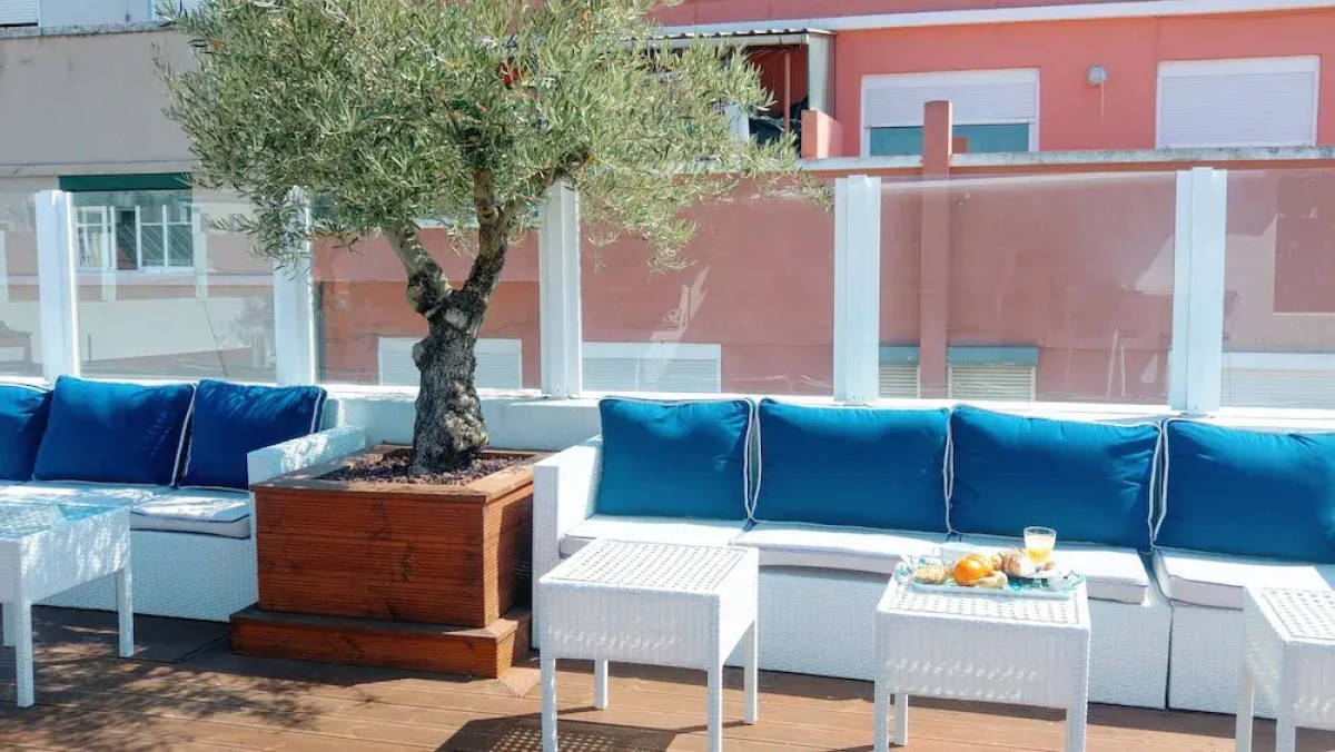Lisbon Terrace Suites Apartment for Large Groups with Amazing Terrace