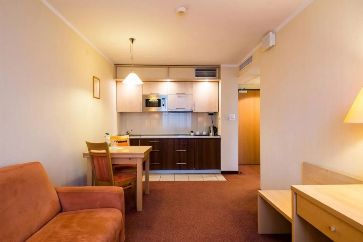 Hotel Apartments Zgoda Warszawa by DeSilva