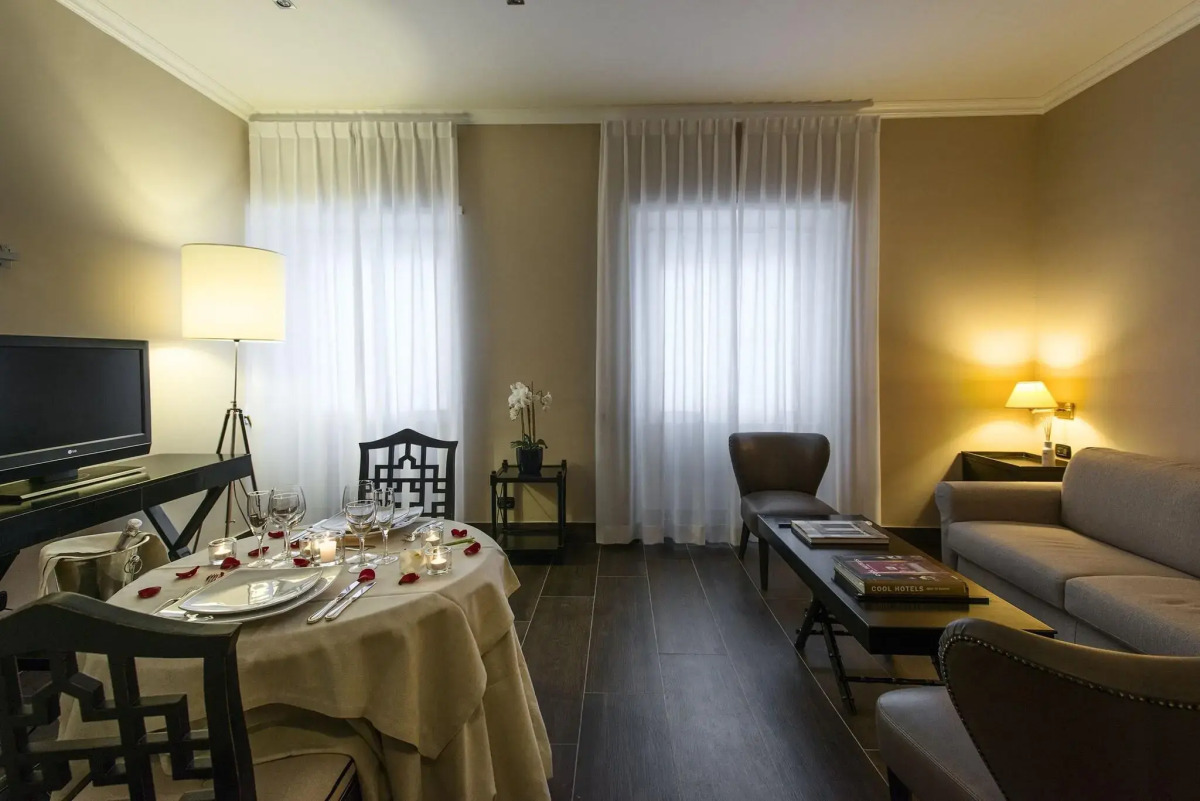 Ambasciatori Place Hotel