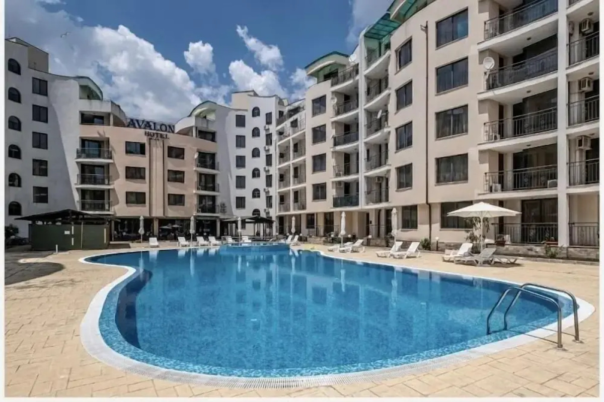 Apart Avalon