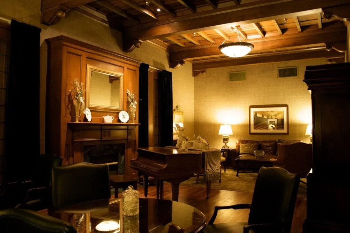 Tremont Hotel by SB at Chicago Magnificent Mile