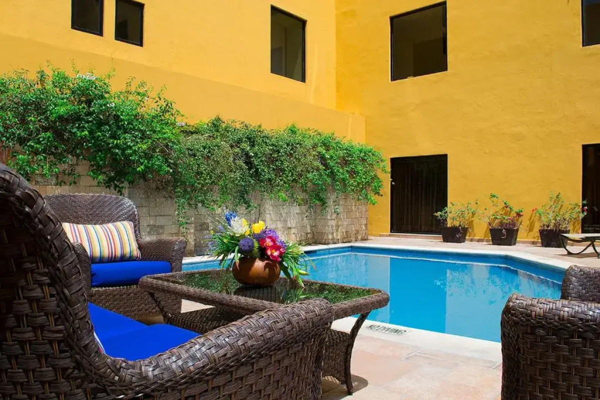 Hotel Plaza Colonial