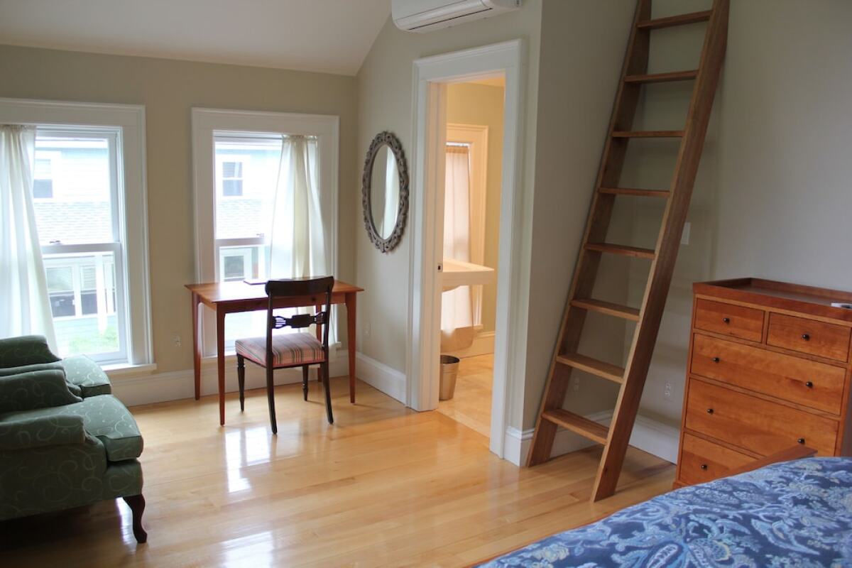 24 East Main Street B&B