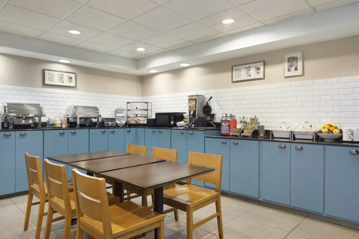 Country Inn & Suites by Radisson, Camp Springs (Andrews Air Force Base), MD