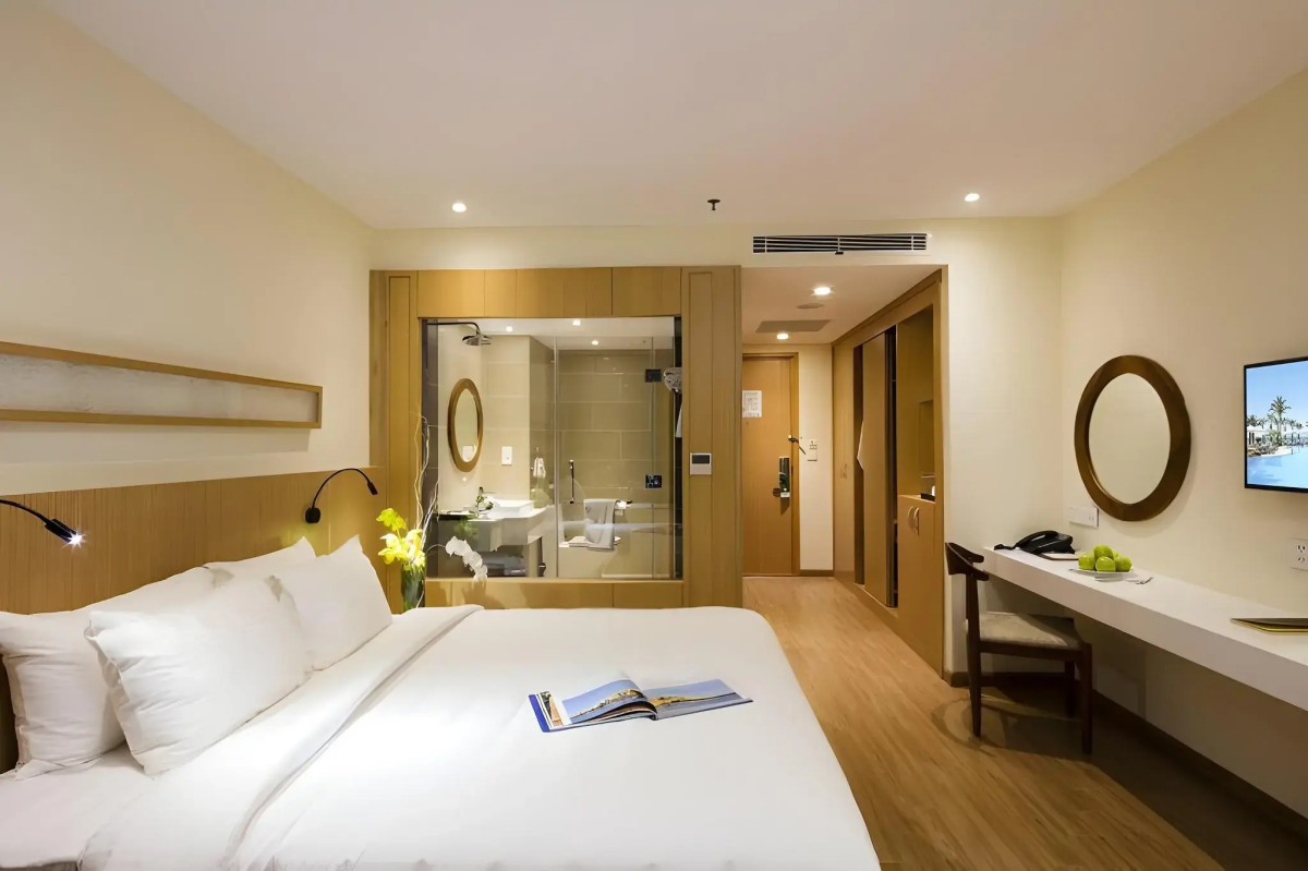 Starcity Hotel & Condotel Beachfront Nha Trang