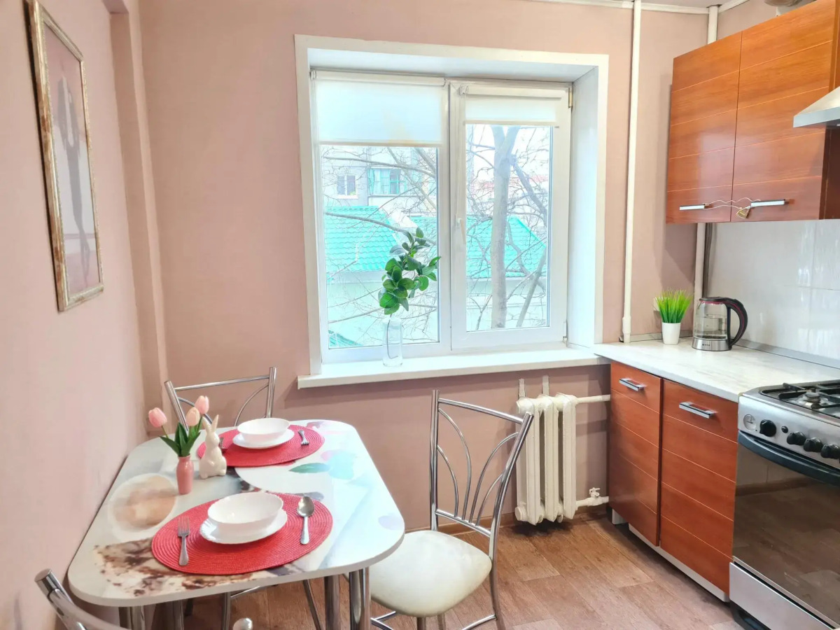 Белые ночи на улице Герцена 106