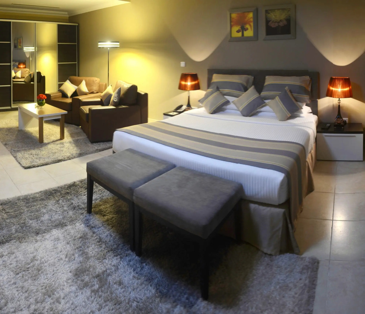 Magnum Hotel & Suites West Bay