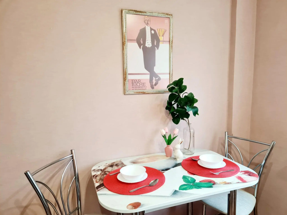 Белые ночи на улице Герцена 106